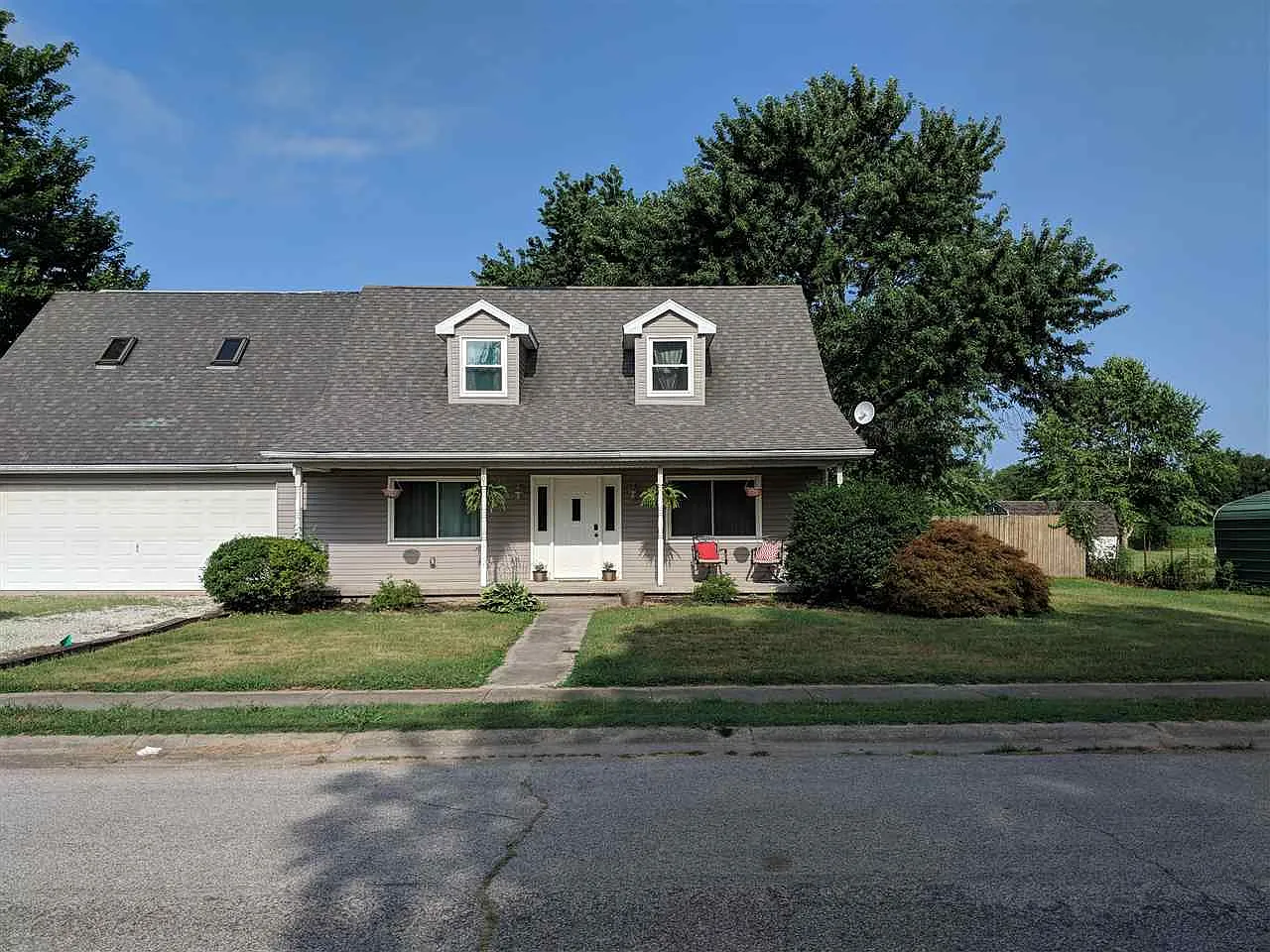 401 N Snapp St photo 1