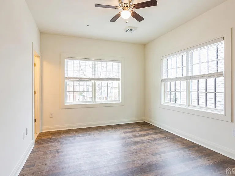 361 Main St #202 — Photo 14