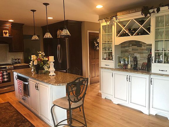 3rd image of 24545 Picara Dr