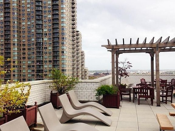 5th image of 137 E 34th St #11H