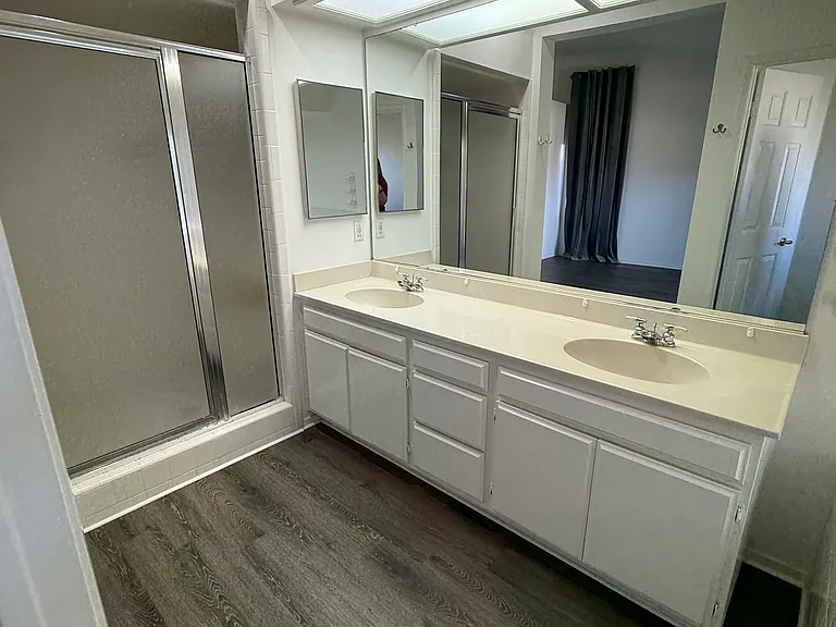 529 Northbrook Dr — Photo 12