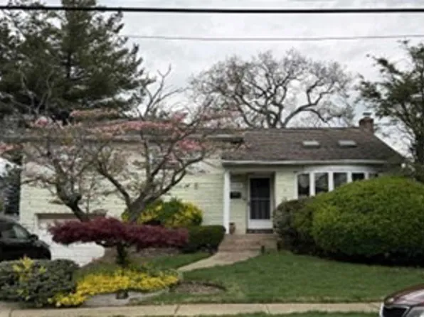 2553 Washington Blvd, Bellmore, NY 11710