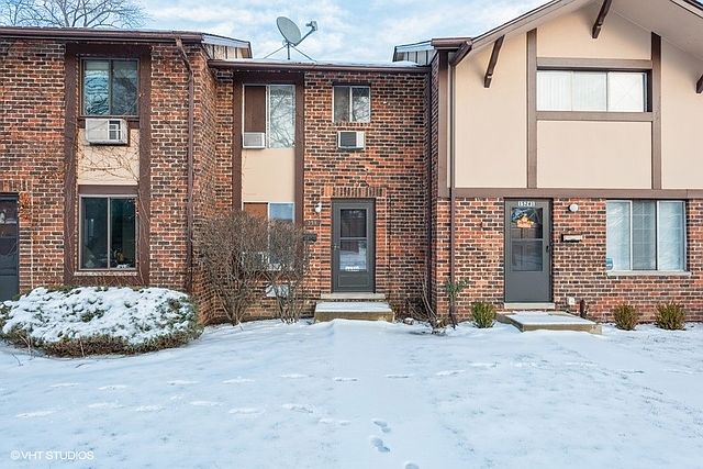 1st image of 1S259 Dillon Ln