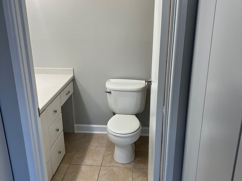 1st image of 3022 Roberts Dr APT 2