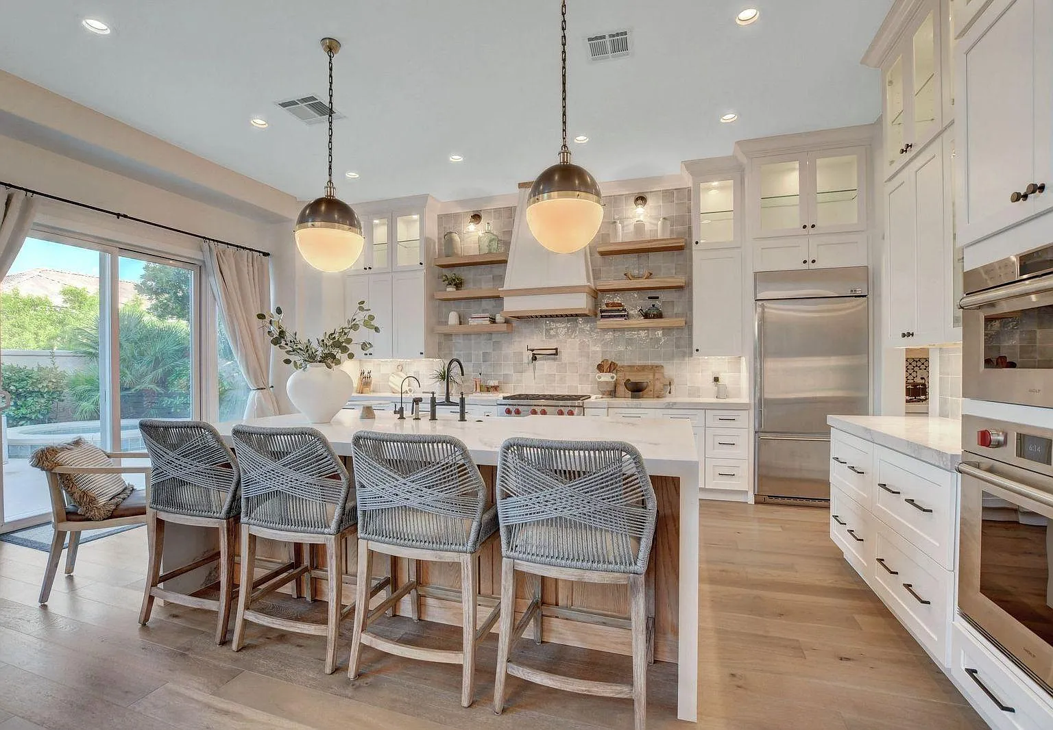 308 Round Stone Ct — Photo 2