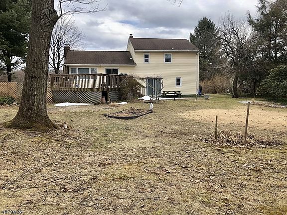 2nd image of 115 Castlewood Trl