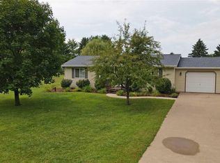 N2319 S McCrossen Rd, Waupaca, WI 54981