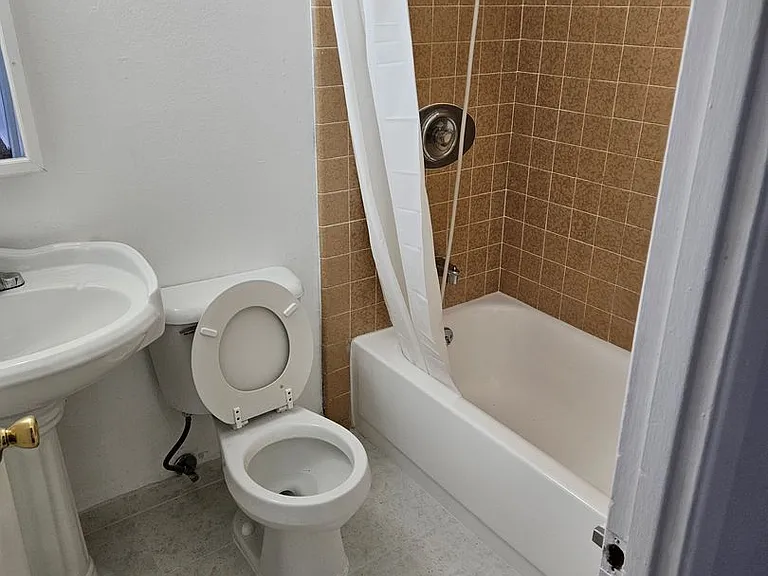 745 Rene Ct — Photo 13