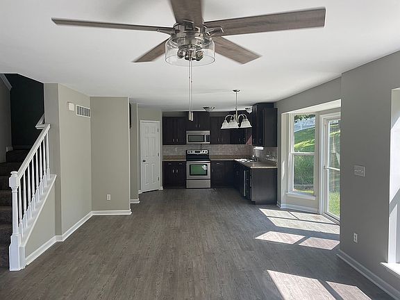 3rd image of 1338 Mason Grove Dr