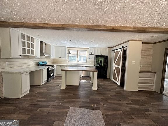 2nd image of 219 Maddron Rd