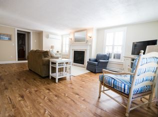 28 Memorial Blvd W, Newport, RI 02840