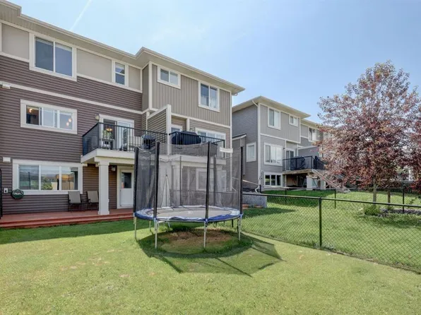 673 S Hillcrest Rd SW, Airdrie, AB T4B 4C7