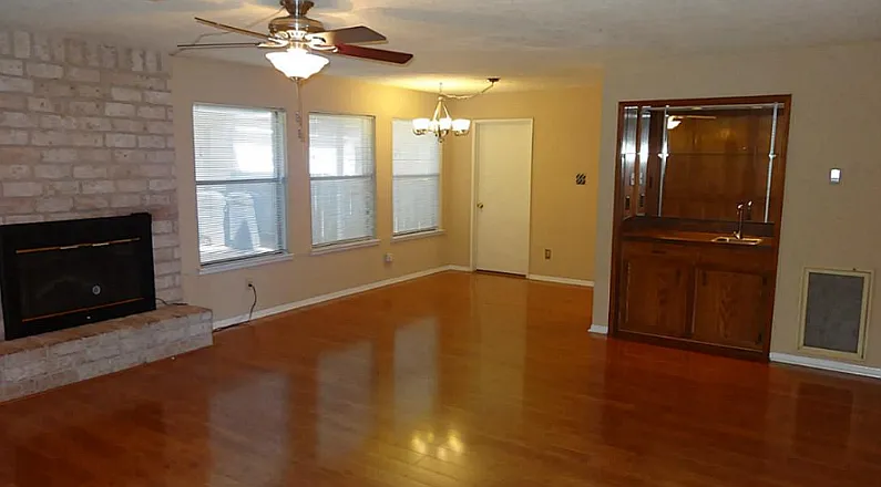 4 bed, 2.5 bath, 2511 sqft, $2,250 — Photo 4