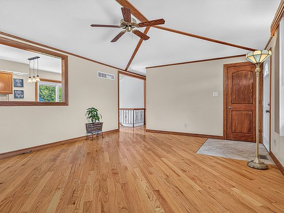 4th image of 9937 Delaware Pl