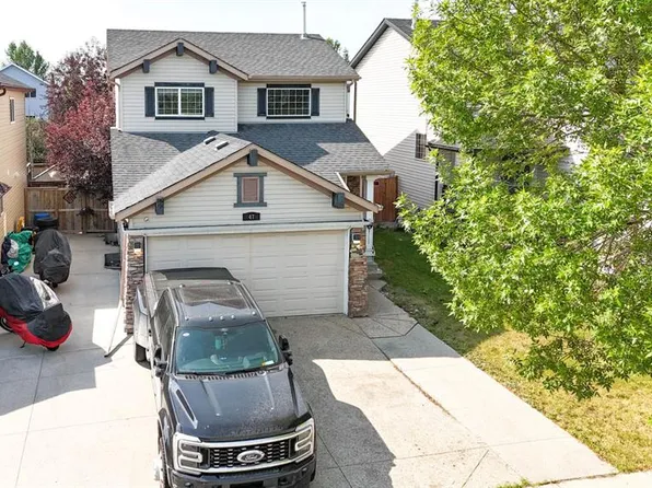47 N Everstone Blvd SW, Calgary, AB T2Y 4E2