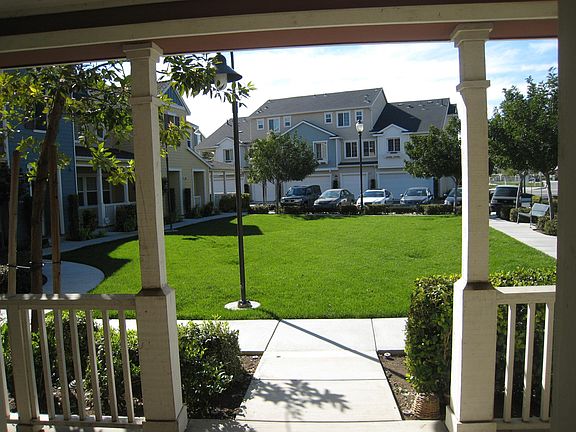 3rd image of 15860 Fountain Ln