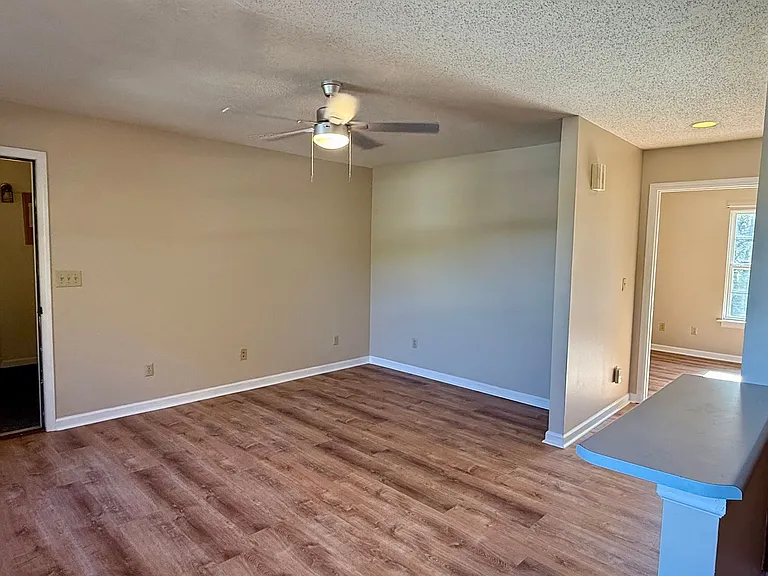 139 Honeycutt St — Photo 5