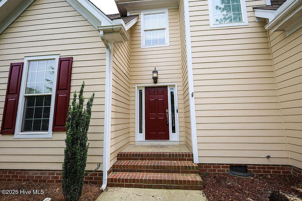 3 bed, 2.5 bath, 1616 sqft, $2,300 — Photo 2