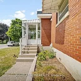21 Thomson St #UPPER — Photo 3