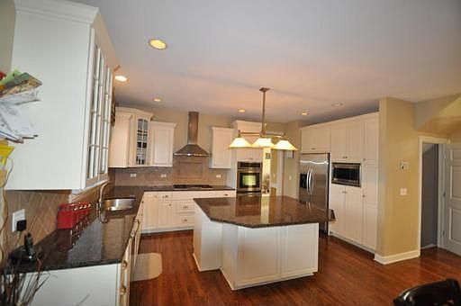 3rd image of 416 E 58th St