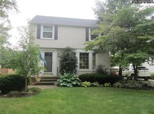 448 Canterbury Rd, Bay Village, OH 44140