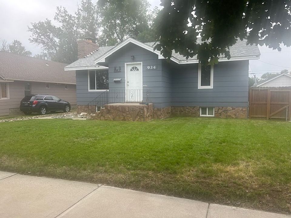 1st image of 934 Custer Ave
