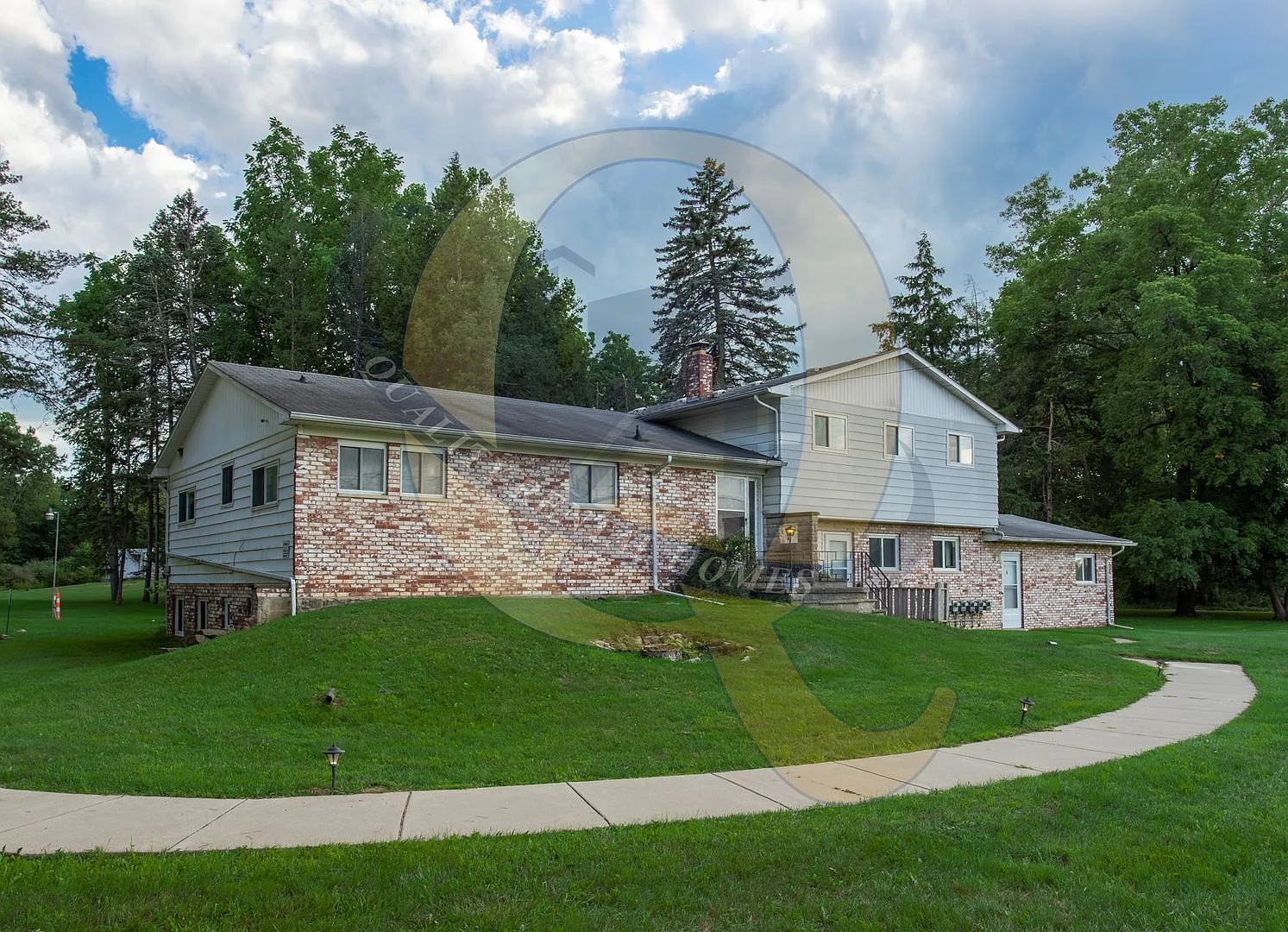 10149 Corunna Rd — Photo 2