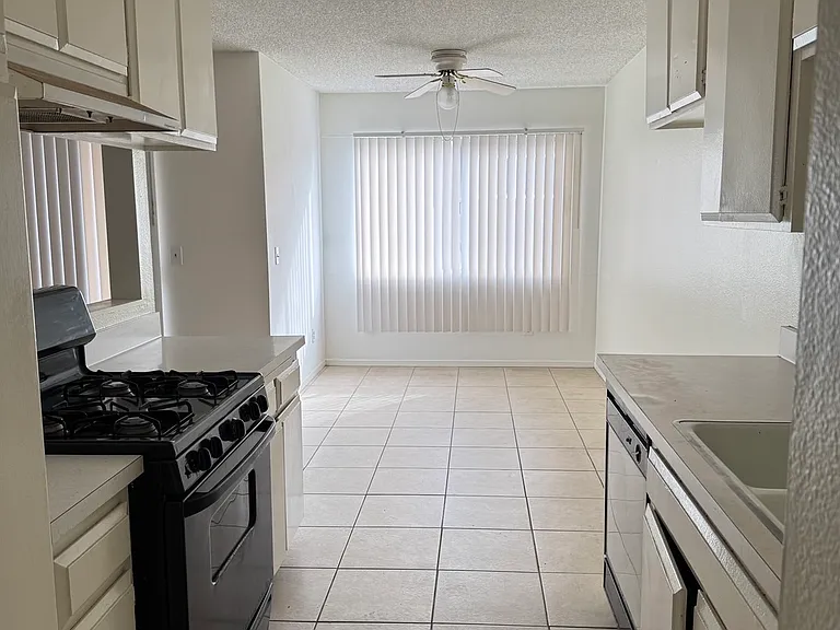 16941 Green Ln #8 — Photo 15