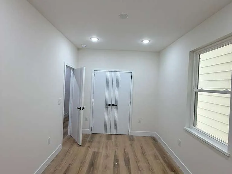 13 W 13th St #1 — Photo 10