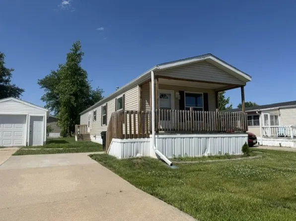 2050 Four Seasons Dr, Ankeny, IA
