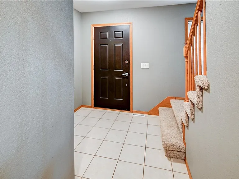 400 Muirfield Ct — Photo 3