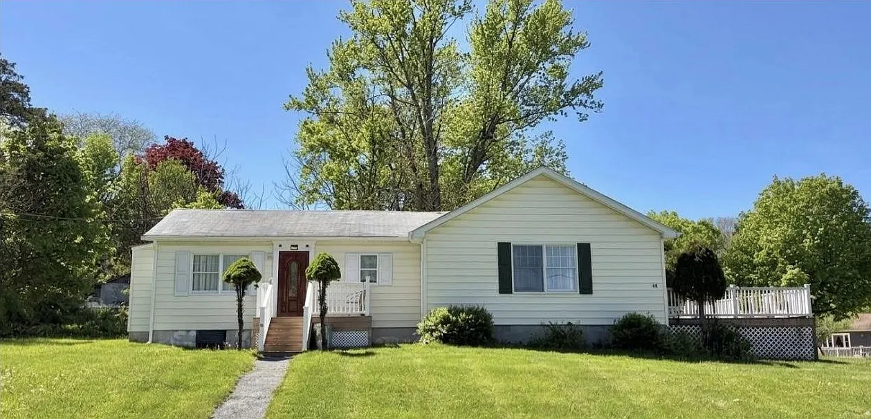3 bed, 1700 sqft, $3,000 — Photo 1