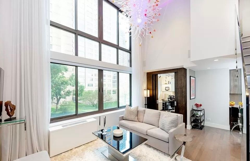 1st image of 161 W 61st St APT 3A