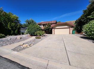 225 Cliff View Dr, Reno, NV 89523