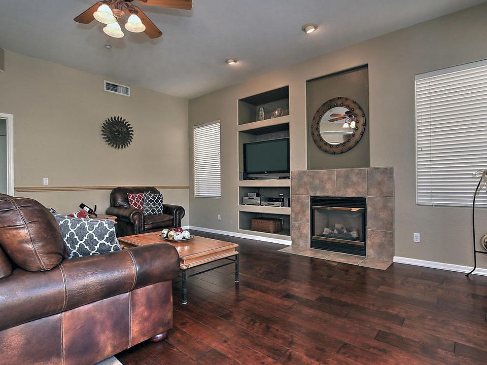 1st image of 10600 E Meadowhill Dr