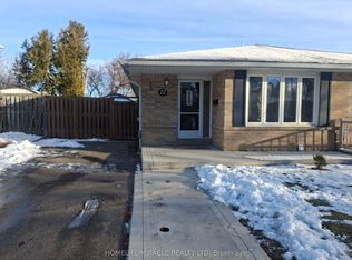 22 Graymar Rd, Brampton, ON L6S1Z8