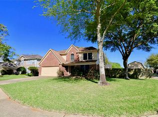 2721 Glendale Dr, Pearland, TX 77584