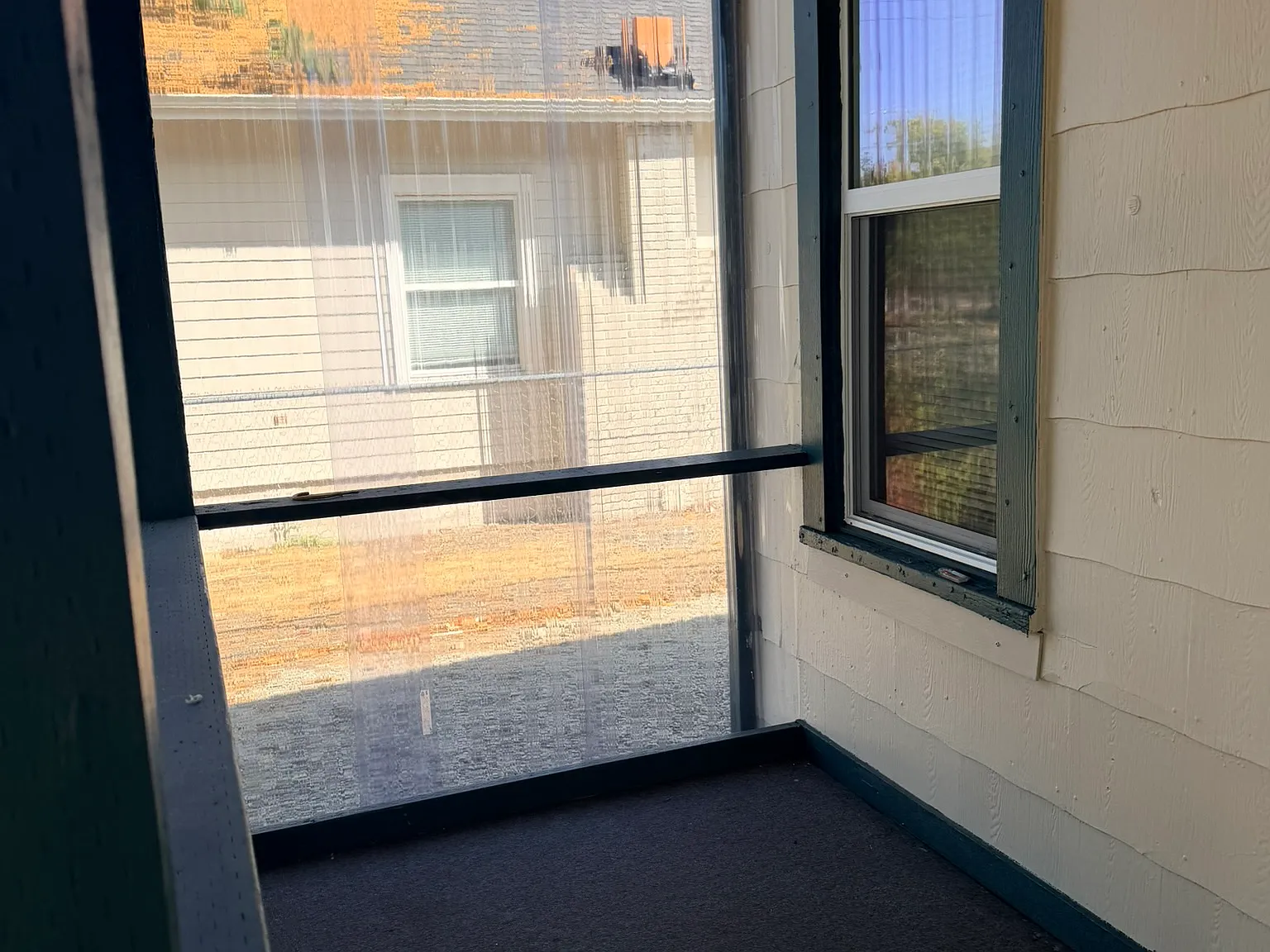 3 bed, 750 sqft, $1,995 — Photo 3