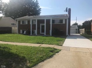 34567 Sandwood Dr, Sterling Heights, MI 48310