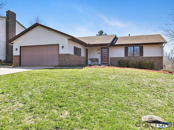 2nd image of 117 Robinhood Dr NE