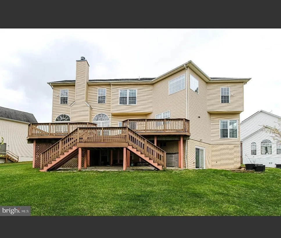3 bed, 1.5 bath, 3418 sqft, $850 — Photo 3