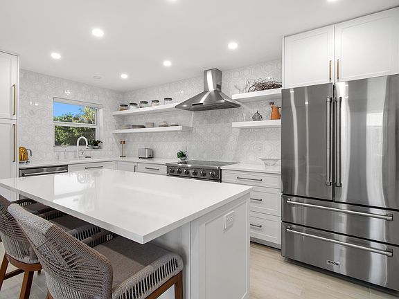 5th image of 2871 N Ocean Boulevard #C123