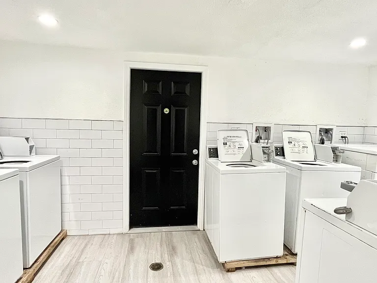 5136 Marathon St #209 — Photo 11