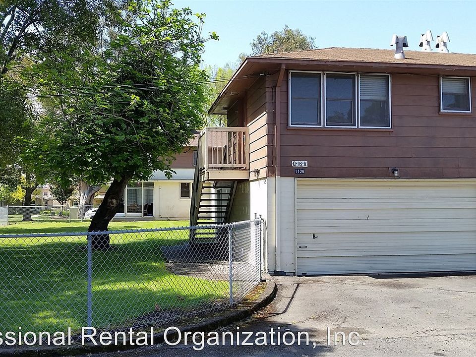 1st image of 1126 Oak Ave