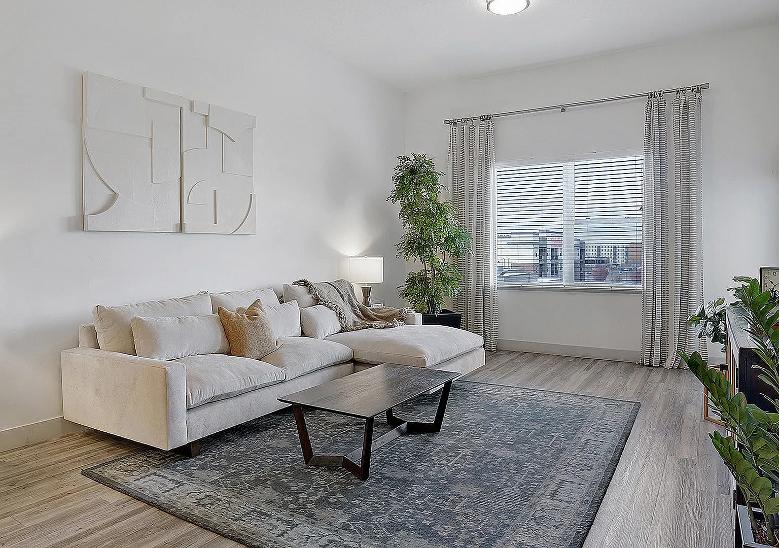 Parkway Lofts — Photo 4