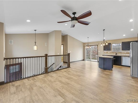 3rd image of 321 Hawk Lake Dr
