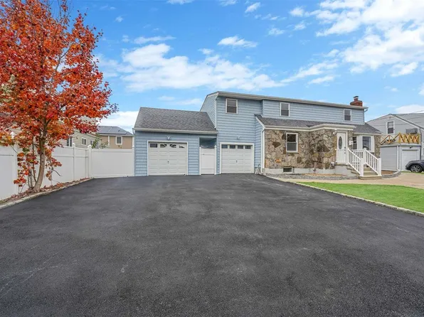 2525 5th Avenue, East Meadow, NY 11554