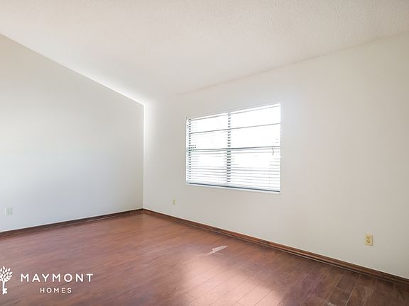 3rd image of 715 Gilda Dr