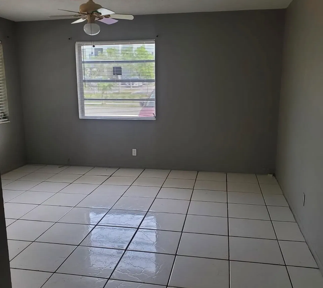 3831 SW 12th Pl — Photo 3