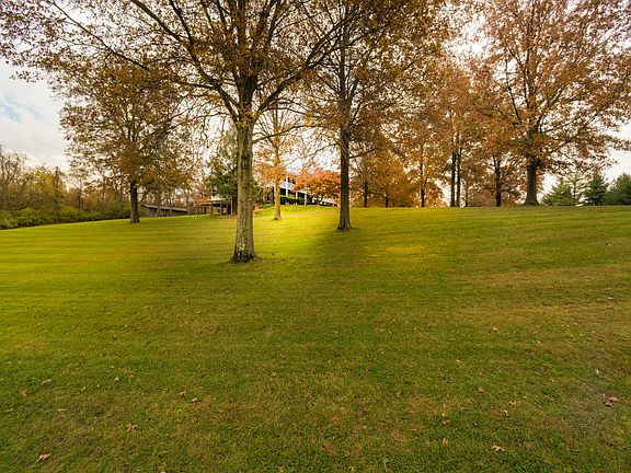 2nd image of 40 Jamestown Farm Dr